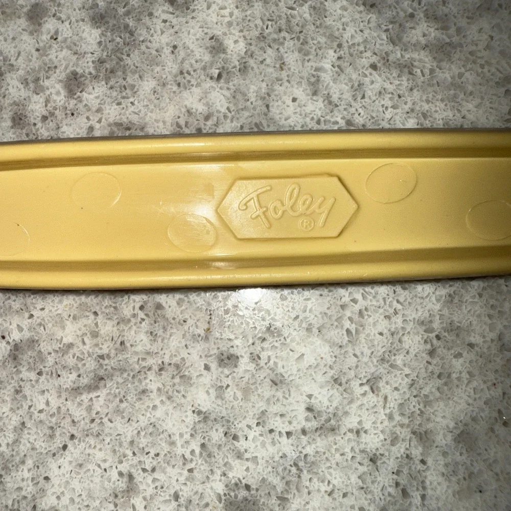 Vintage Foley Nylon Soup Stew Ladle Spoon Dipper Kitchen Utensil Yellow 11 Inch